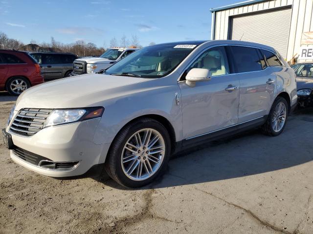 2LMHJ5AT3KBL02003 - 2019 LINCOLN MKT CREAM photo 1