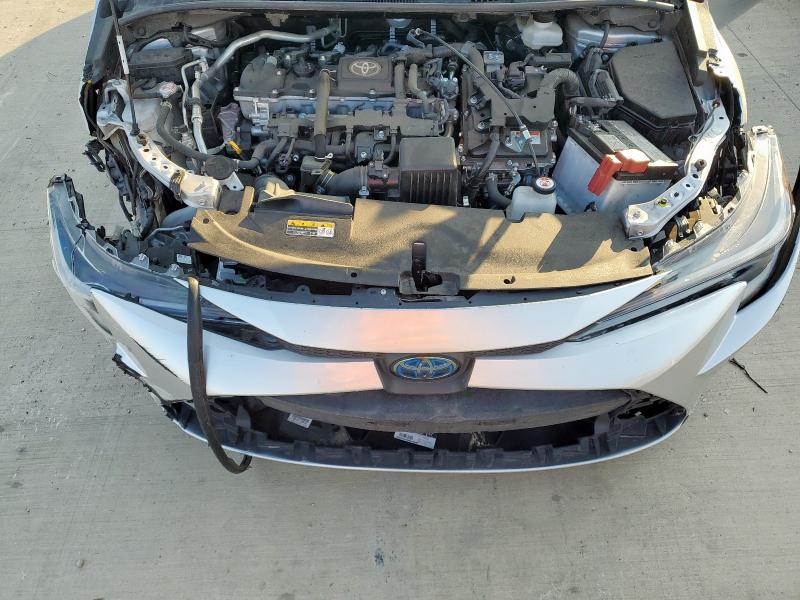 JTDBCMFE0S3079939 - 2025 TOYOTA COROLLA LE SILVER photo 11