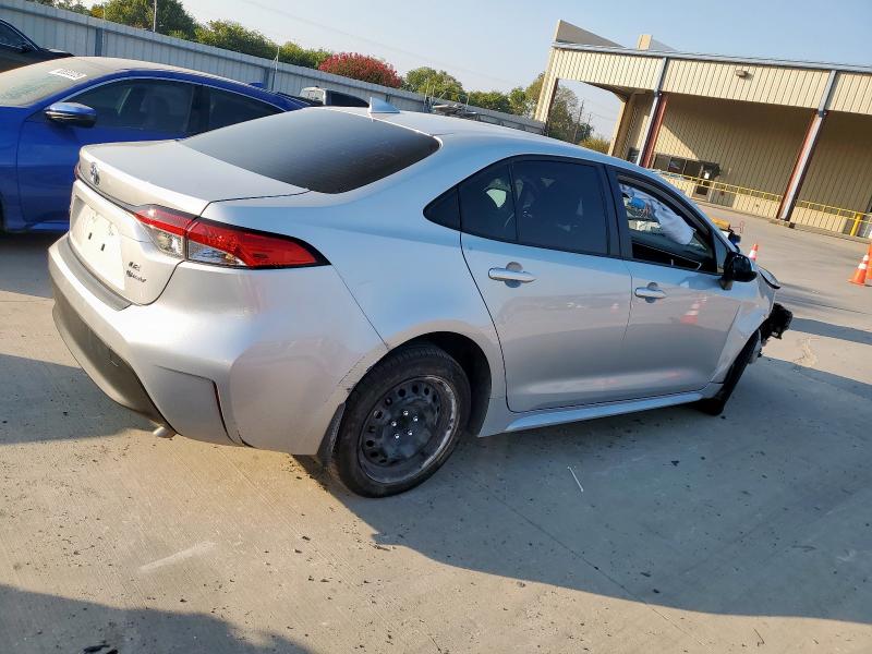 JTDBCMFE0S3079939 - 2025 TOYOTA COROLLA LE SILVER photo 3