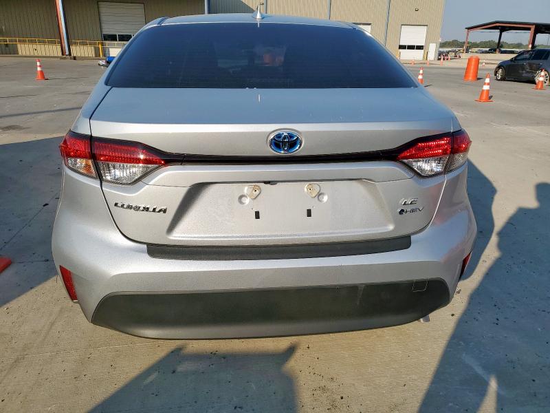 JTDBCMFE0S3079939 - 2025 TOYOTA COROLLA LE SILVER photo 6