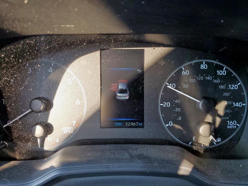 JTDBCMFE0S3079939 - 2025 TOYOTA COROLLA LE SILVER photo 9