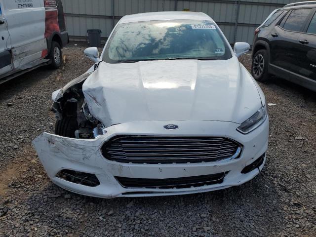 3FA6P0K9XGR151574 - 2016 FORD FUSION TITANIUM Weiß Foto 5