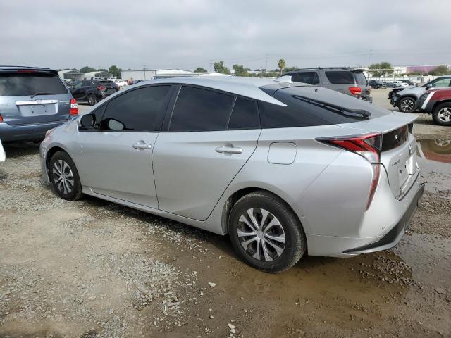 JTDKARFU2H3543770 - 2017 TOYOTA PRIUS SILVER photo 2