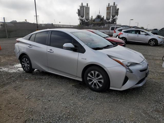 JTDKARFU2H3543770 - 2017 TOYOTA PRIUS SILVER photo 4