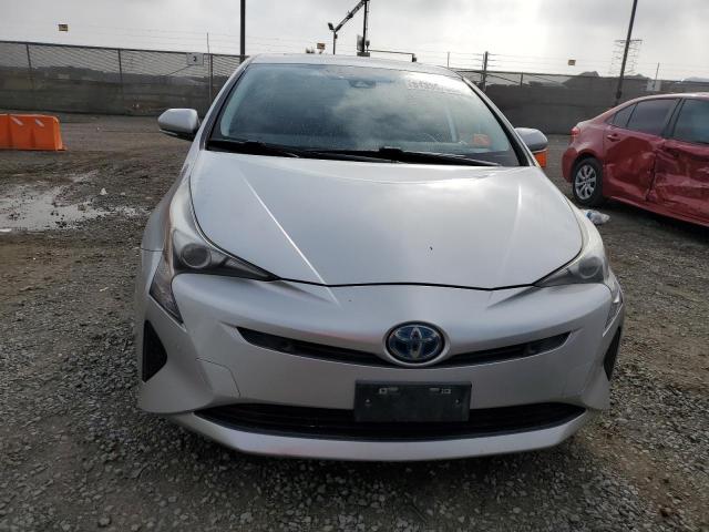 JTDKARFU2H3543770 - 2017 TOYOTA PRIUS SILVER photo 5