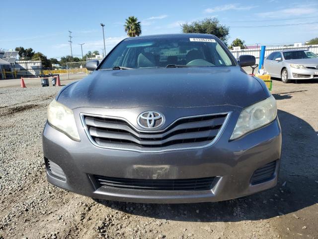 4T4BF3EK2BR180162 - 2011 TOYOTA CAMRY BASE 石墨色 照片 5