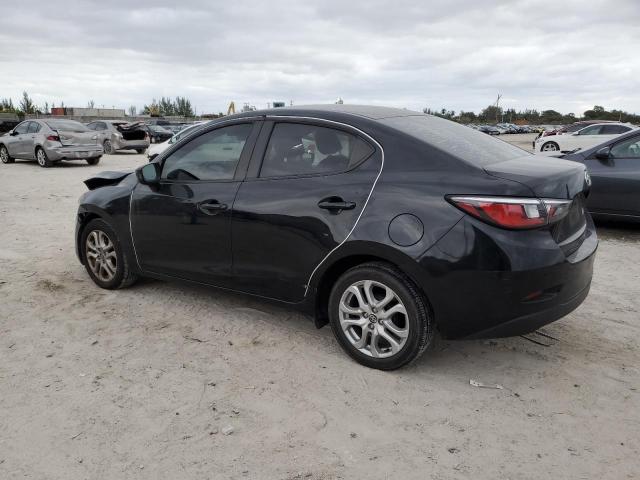 3MYDLBZV6GY139909 - 2016 TOYOTA SCION IA GRAY photo 2