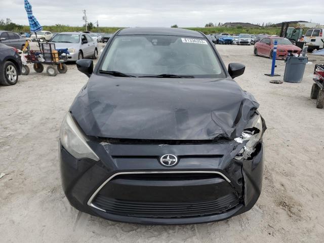 3MYDLBZV6GY139909 - 2016 TOYOTA SCION IA GRAY photo 5