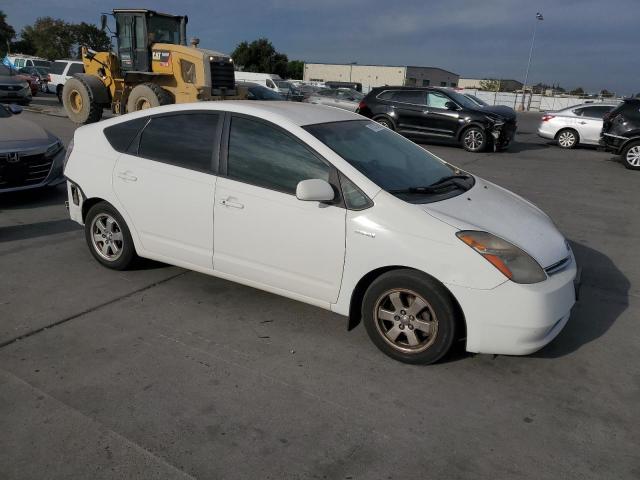 JTDKB20UX83369234 - 2008 TOYOTA PRIUS თეთრი ფოტო 4
