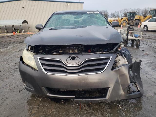 4T4BF3EK0AR007027 - 2010 TOYOTA CAMRY BASE GRAY photo 5