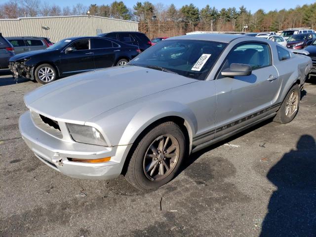 1ZVFT80N955126358 - 2005 FORD MUSTANG SILVER photo 1