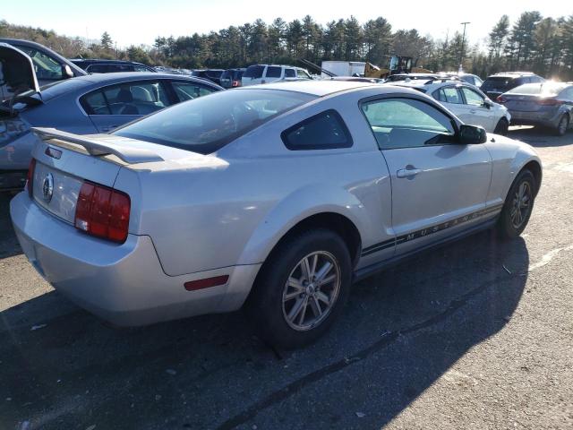 1ZVFT80N955126358 - 2005 FORD MUSTANG SILVER photo 3