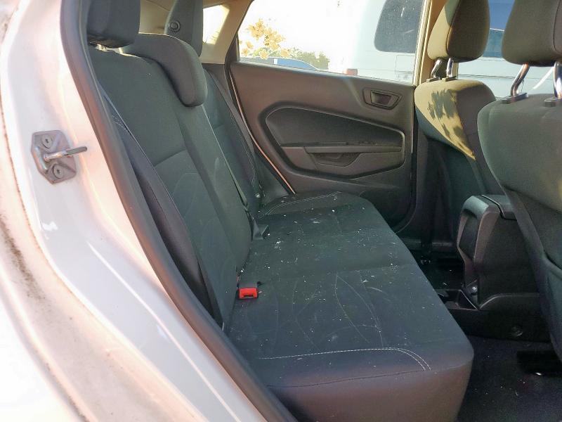 3FADP4EJ1JM106192 - 2018 FORD FIESTA SE 白色 照片 10