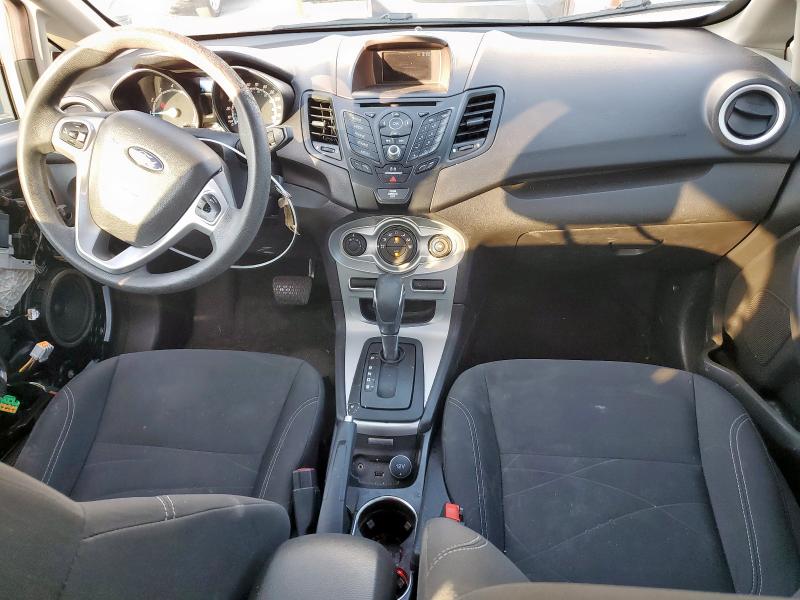 3FADP4EJ1JM106192 - 2018 FORD FIESTA SE 白色 照片 8