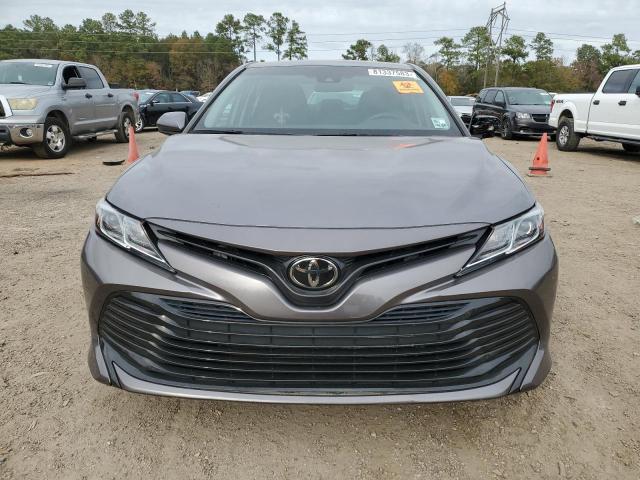 4T1B11HK5JU042381 - 2018 TOYOTA CAMRY L GRAY photo 5