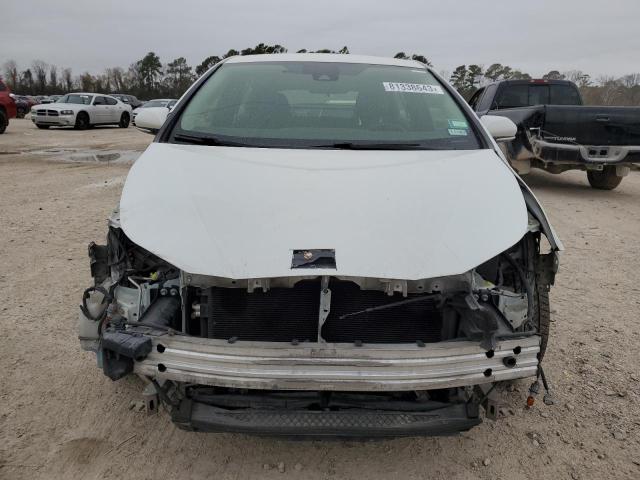 JTDKARFU0J3066939 - 2018 TOYOTA PRIUS WHITE photo 5