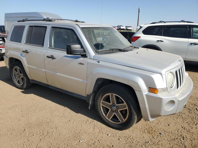 1J8FT28B39D203658 - 2009 JEEP PATRIOT SPORT SILVER photo 4