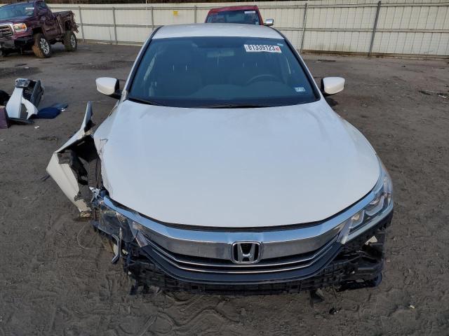 1HGCR2F59HA052011 - 2017 HONDA ACCORD SPORT WHITE photo 5