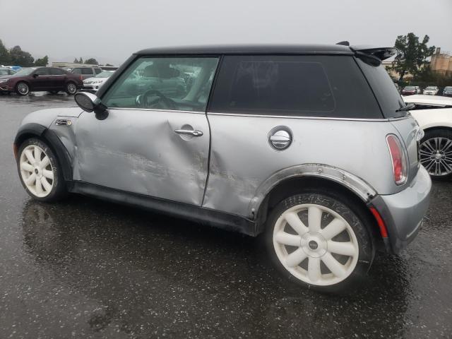 WMWRE33556TL20209 - 2006 MINI COOPER S SILVER photo 2