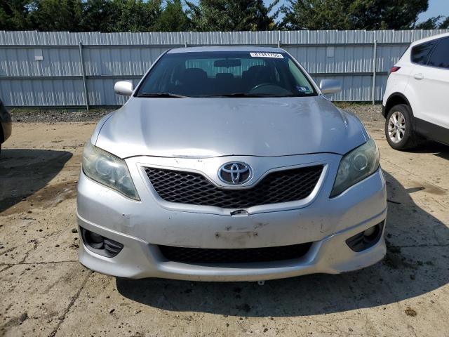 4T1BF3EK6BU141178 - 2011 TOYOTA CAMRY BASE SILVER photo 5