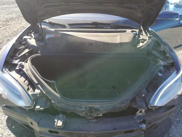 5YJSA1E13GF175464 - 2016 TESLA MODEL S Blau Foto 12