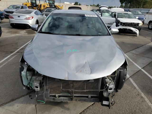 4T4BF1FK1GR578781 - 2016 TOYOTA CAMRY LE SILVER photo 5