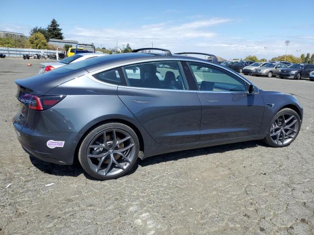 5YJ3E1EB6JF090837 - 2018 TESLA MODEL 3 رمادي صورة 3