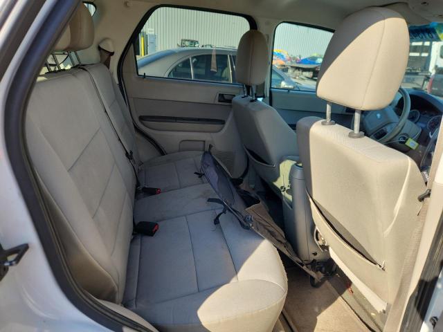 1FMCU0D77BKA44671 - 2011 FORD ESCAPE XLT 白色 照片 11