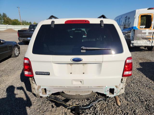 1FMCU0D77BKA44671 - 2011 FORD ESCAPE XLT 白色 照片 6