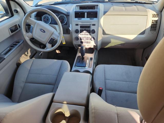 1FMCU0D77BKA44671 - 2011 FORD ESCAPE XLT 白色 照片 8