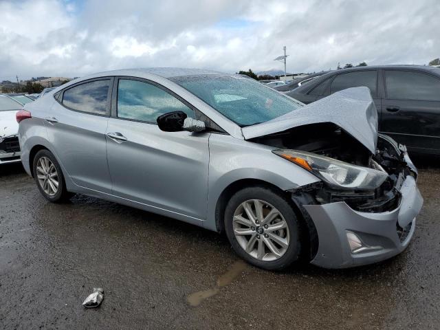 5NPDH4AE7FH589121 - 2015 HYUNDAI ELANTRA SE SILVER photo 4