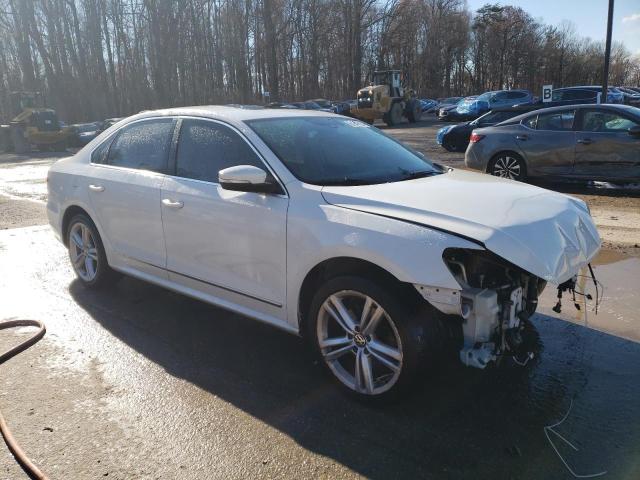 1VWBN7A32EC035055 - 2014 VOLKSWAGEN PASSAT SE WHITE photo 4