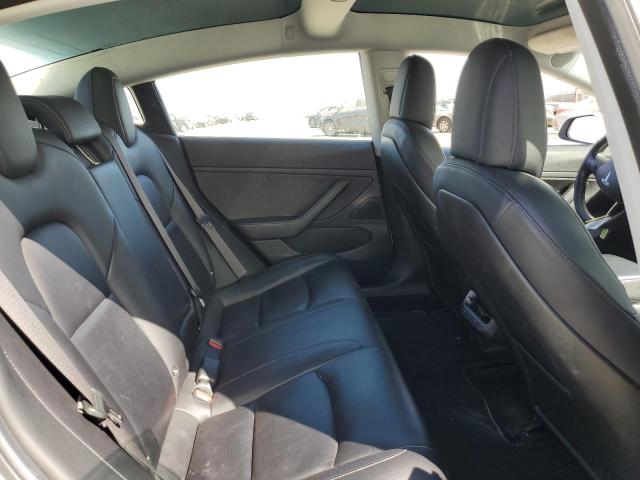 5YJ3E1EA3JF050383 - 2018 TESLA MODEL 3 WHITE photo 10