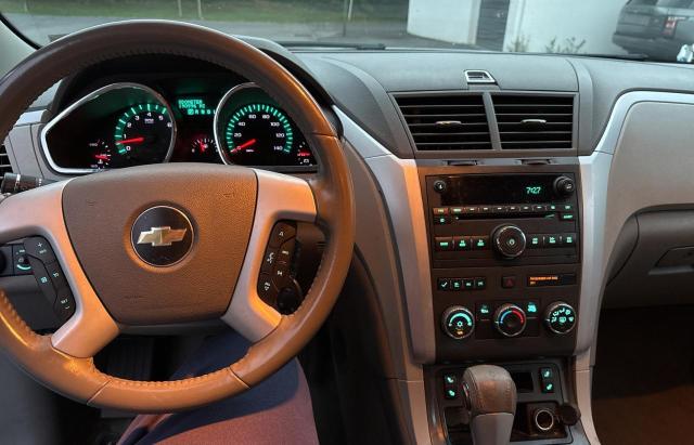 1GNKRGED4BJ397090 - 2011 CHEVROLET TRAVERSE LT Gümüş foto 9