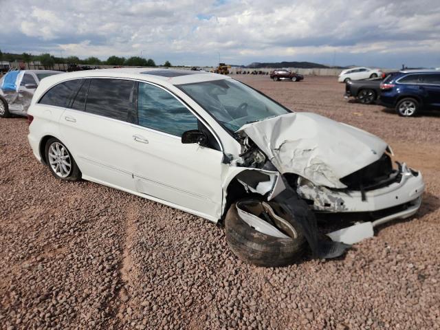4JGCB56EX8A068752 - 2008 MERCEDES-BENZ R 350 WHITE photo 4