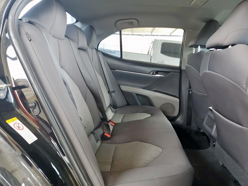 4T1B11HK2JU120602 - 2018 TOYOTA CAMRY L BLACK photo 10