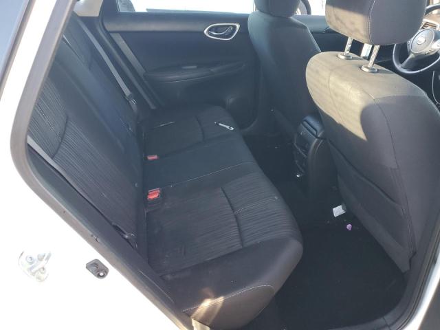 3N1AB7AP0JY276160 - 2018 NISSAN SENTRA S 白色 照片 10