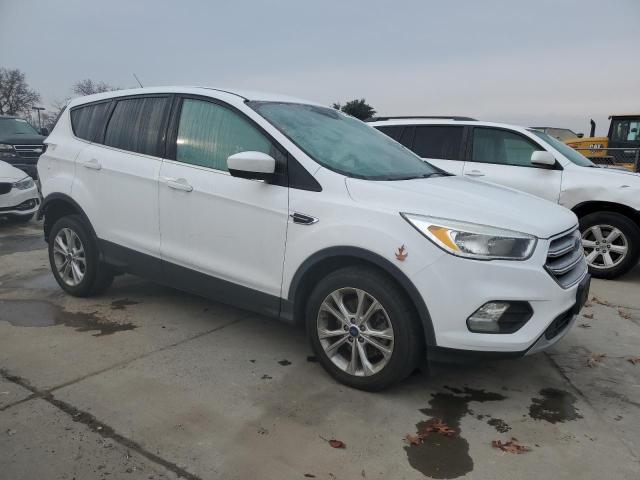 1FMCU0G97HUA69743 - 2017 FORD ESCAPE SE WHITE photo 4