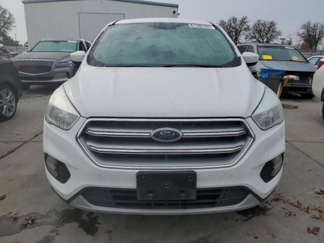 1FMCU0G97HUA69743 - 2017 FORD ESCAPE SE WHITE photo 5