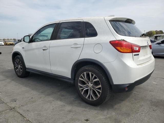 JA4AP3AU5HZ004551 - 2017 MITSUBISHI OUTLANDER ES WHITE photo 2