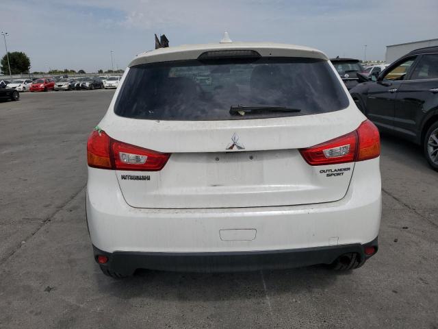 JA4AP3AU5HZ004551 - 2017 MITSUBISHI OUTLANDER ES WHITE photo 6