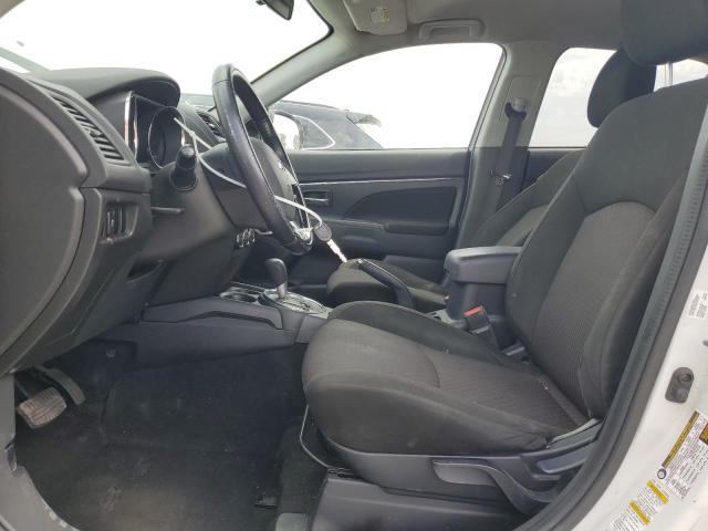 JA4AP3AU5HZ004551 - 2017 MITSUBISHI OUTLANDER ES WHITE photo 7