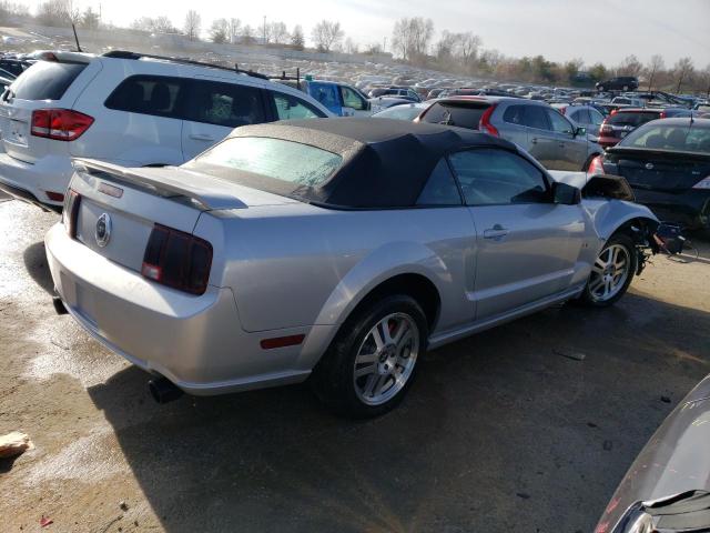 1ZVFT85H465230776 - 2006 FORD MUSTANG GT SILVER photo 3