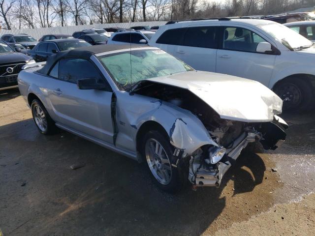 1ZVFT85H465230776 - 2006 FORD MUSTANG GT SILVER photo 4