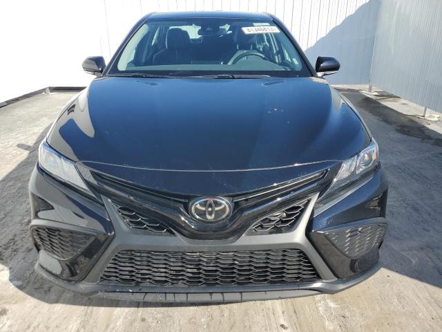 4T1G11AK8PU824585 - 2023 TOYOTA CAMRY SE NIGHT SHADE BLACK photo 5
