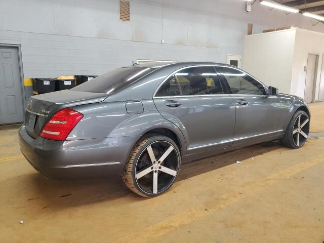 WDDNG8GB2AA324706 - 2010 MERCEDES-BENZ S 550 4MATIC GRAY photo 3