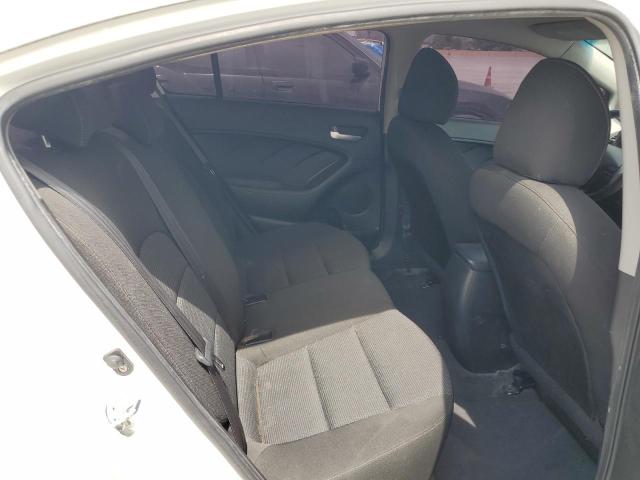 3KPFK4A77JE254384 - 2018 KIA FORTE LX Ақ фото 10