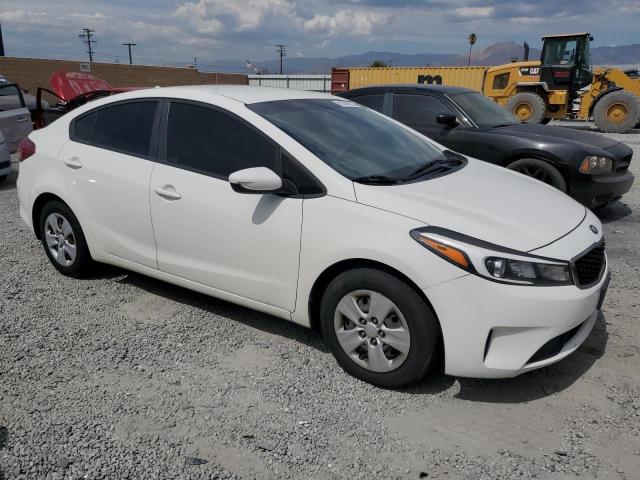 3KPFK4A77JE254384 - 2018 KIA FORTE LX Ақ фото 4