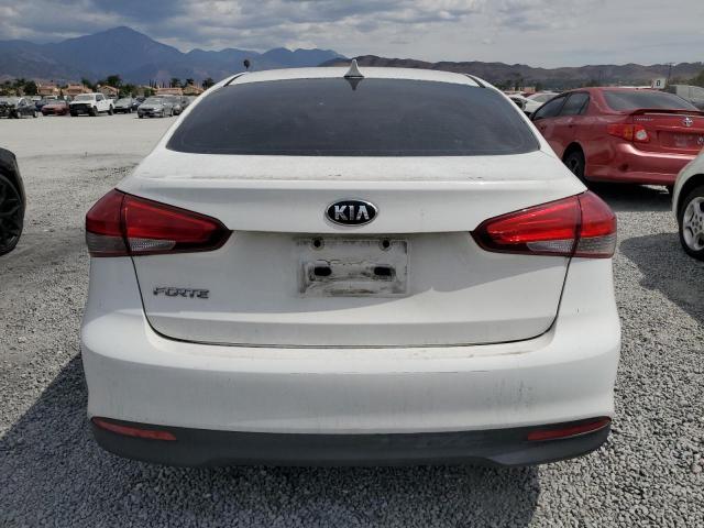 3KPFK4A77JE254384 - 2018 KIA FORTE LX Ақ фото 6