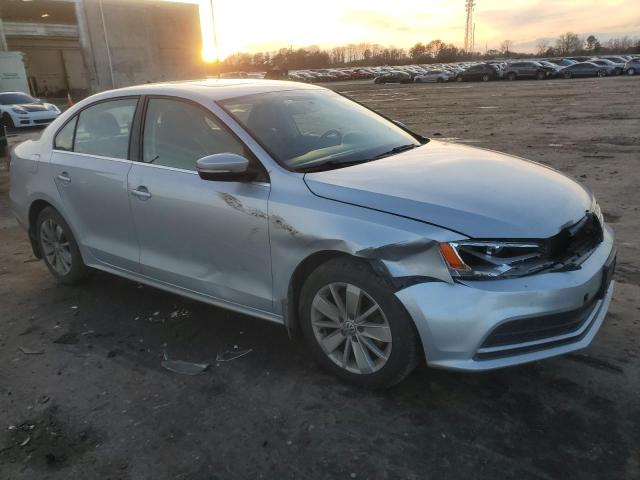 3VWD17AJ5FM302157 - 2015 VOLKSWAGEN JETTA SE SILVER photo 4